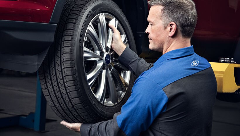 Tech with tire