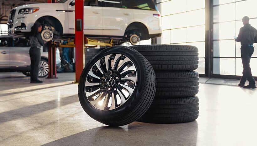 Lincoln tires in a service center